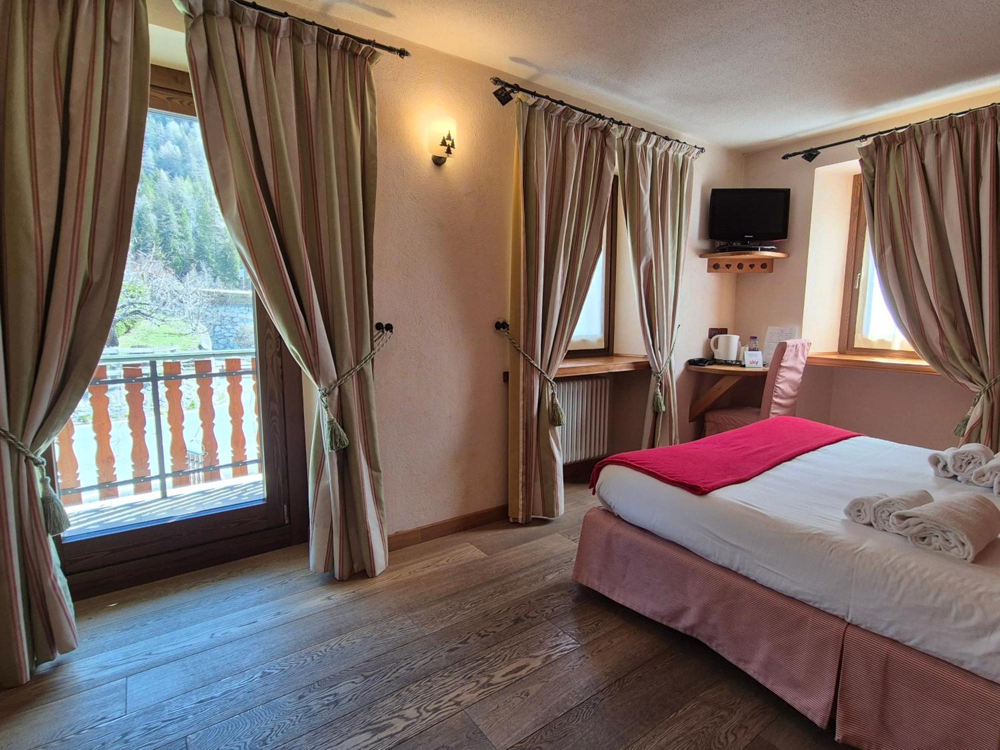 Hotel Dente Del Gigante Κουρμαγιέρ Εξωτερικό φωτογραφία